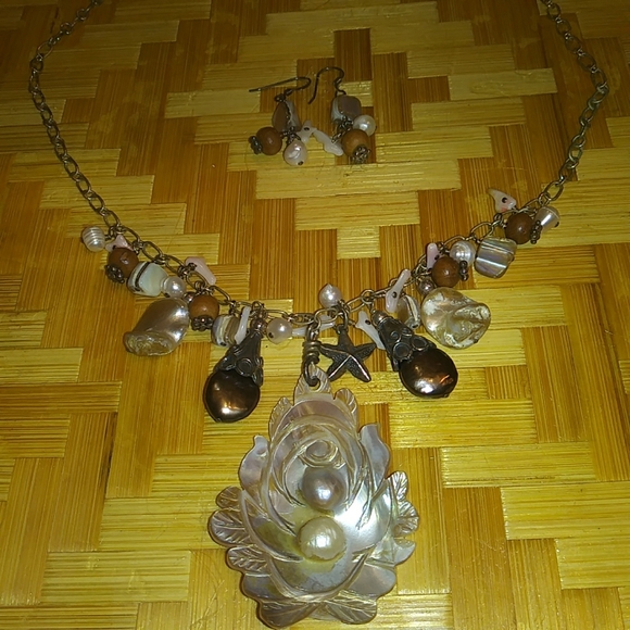 Handcrafted Pearl and Mother of Pearl Set - Picture 5 of 6